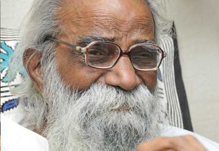Eminent Telugu novelist Ravuri Bharadwaja at peace
