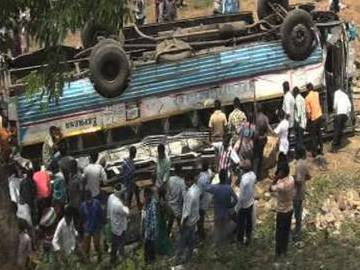 Speeding bus plunges into Godavari near Bhadrachalam