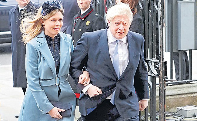 Boris Johnson with girlfriend   