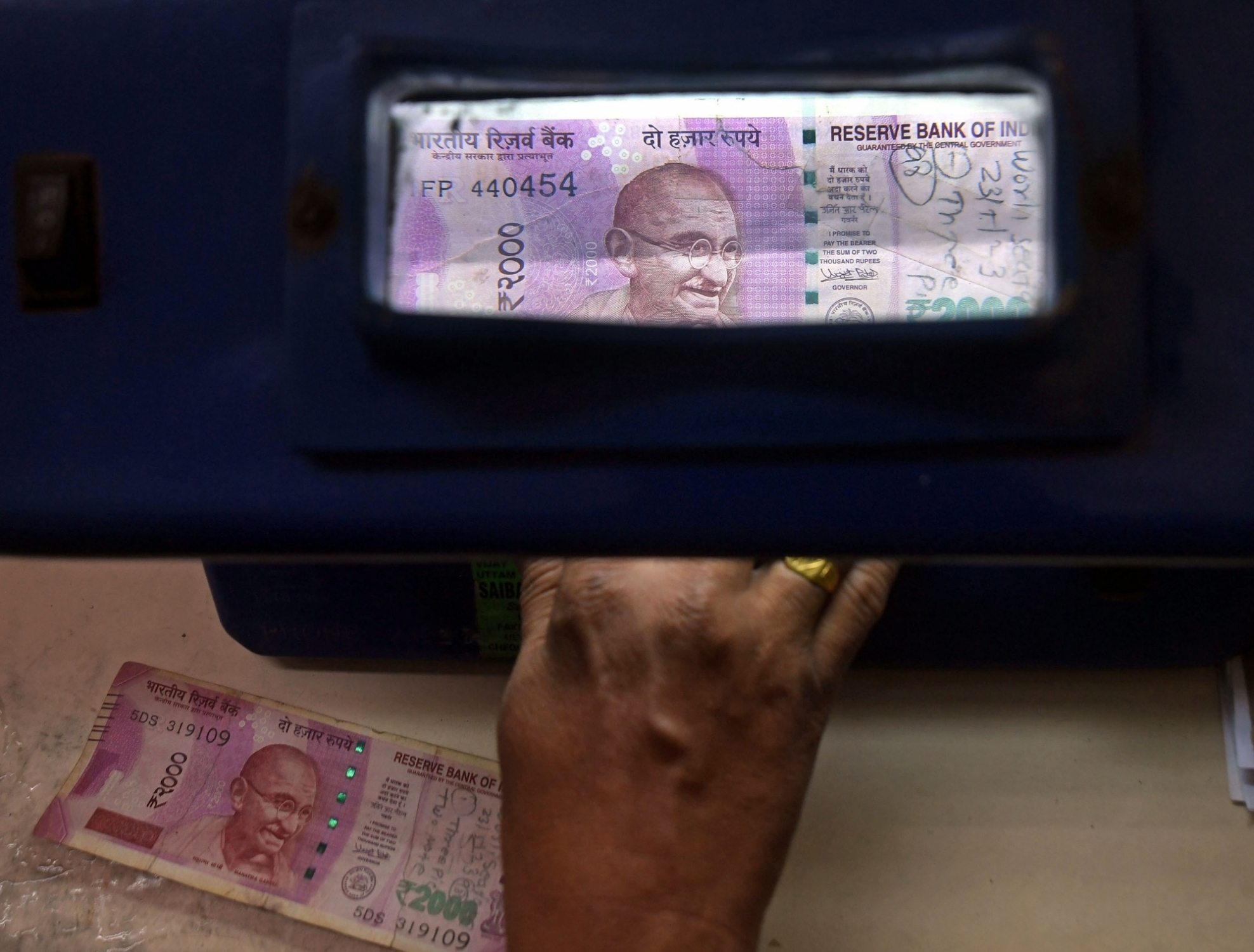 Currency management exercise, not demonetisation: RBI to Delhi HC on 2K note issue - Vimarsana News