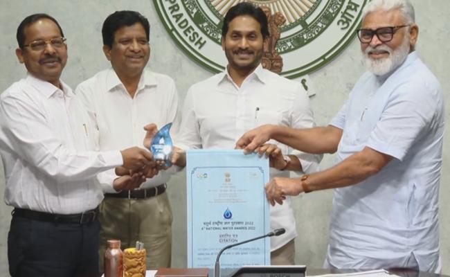 CM YS Jagan Reviews State Irrigation Projects - Vimarsana News