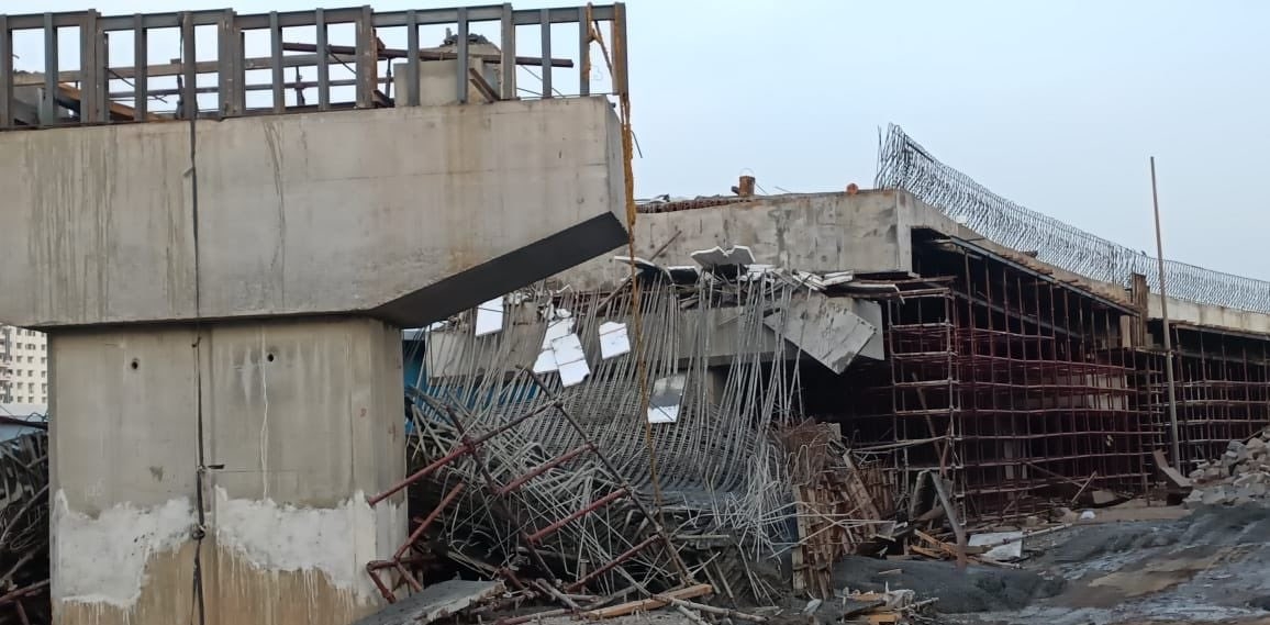 8 Injured As Part Of Slab Of Under-Construction Flyover Collapses In Hyderabad - Vimarsana News