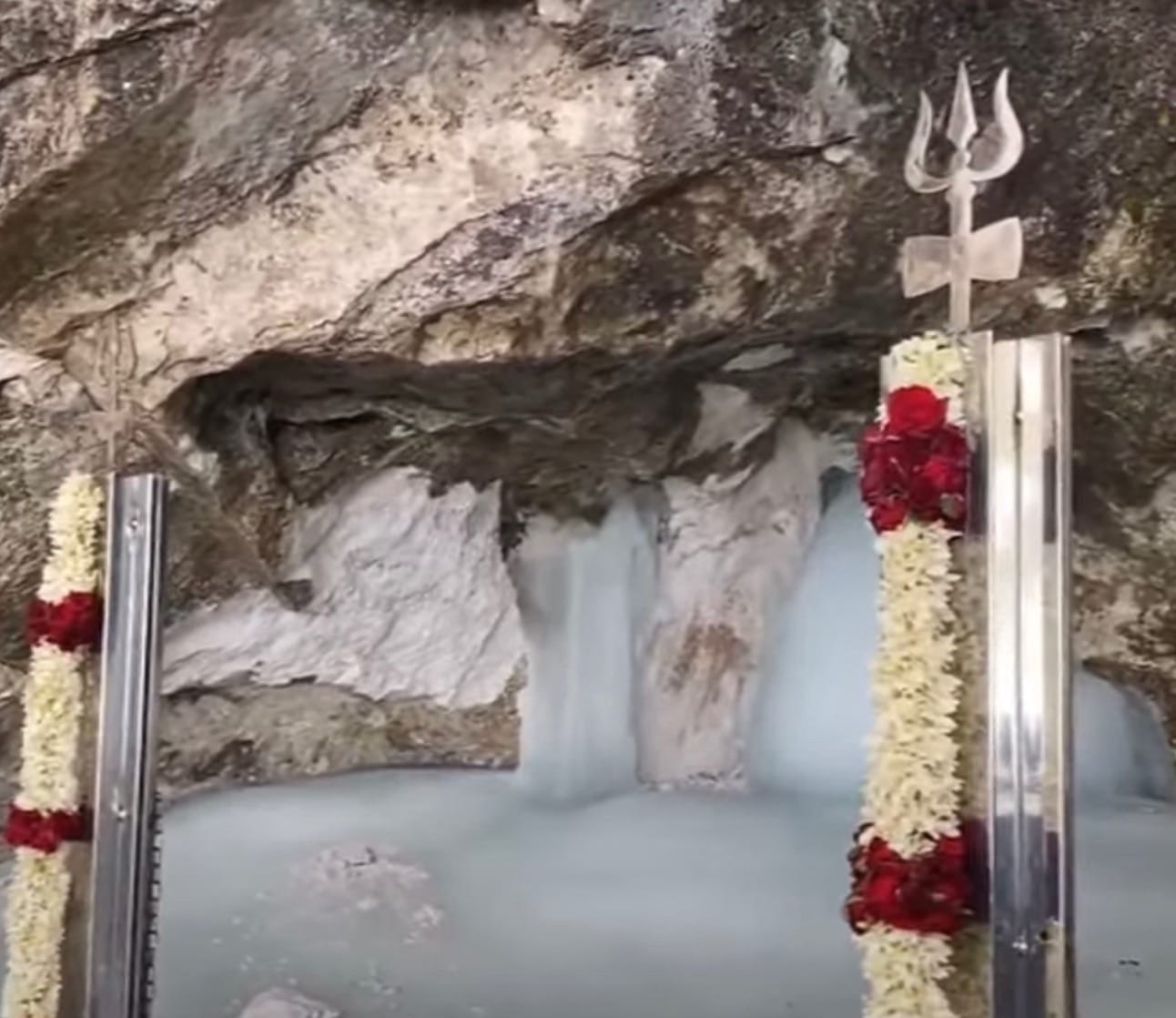 J&K L-G flags off 1st batch of Amarnath pilgrims from Jammu - Vimarsana News