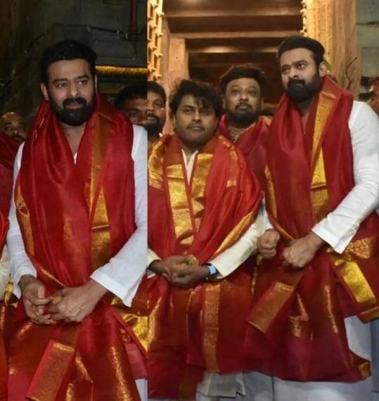 Prabhas offers prayers at Tirupati Balaji temple ahead of Adipurush event Prabhas seeks blessings at Tirupati Balaji temple - Vimarsana News