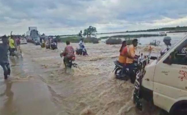 Rains Lash Telugu States: Overflowing Munneru River Floods Hyd-Vijayawada Hwy - Vimarsana News