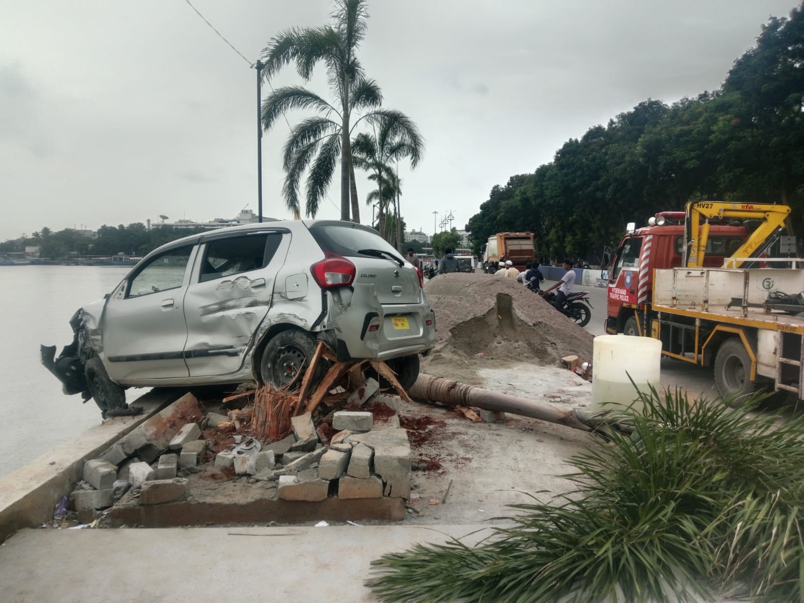 Speeding car mows down biker in Hyderabad - Vimarsana News