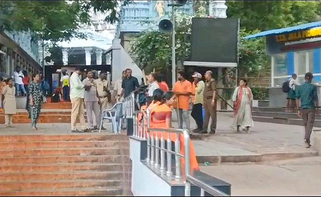 Hindu JAC Creates Ruckus Outside TTD Admin Building in Tirupati - Vimarsana News