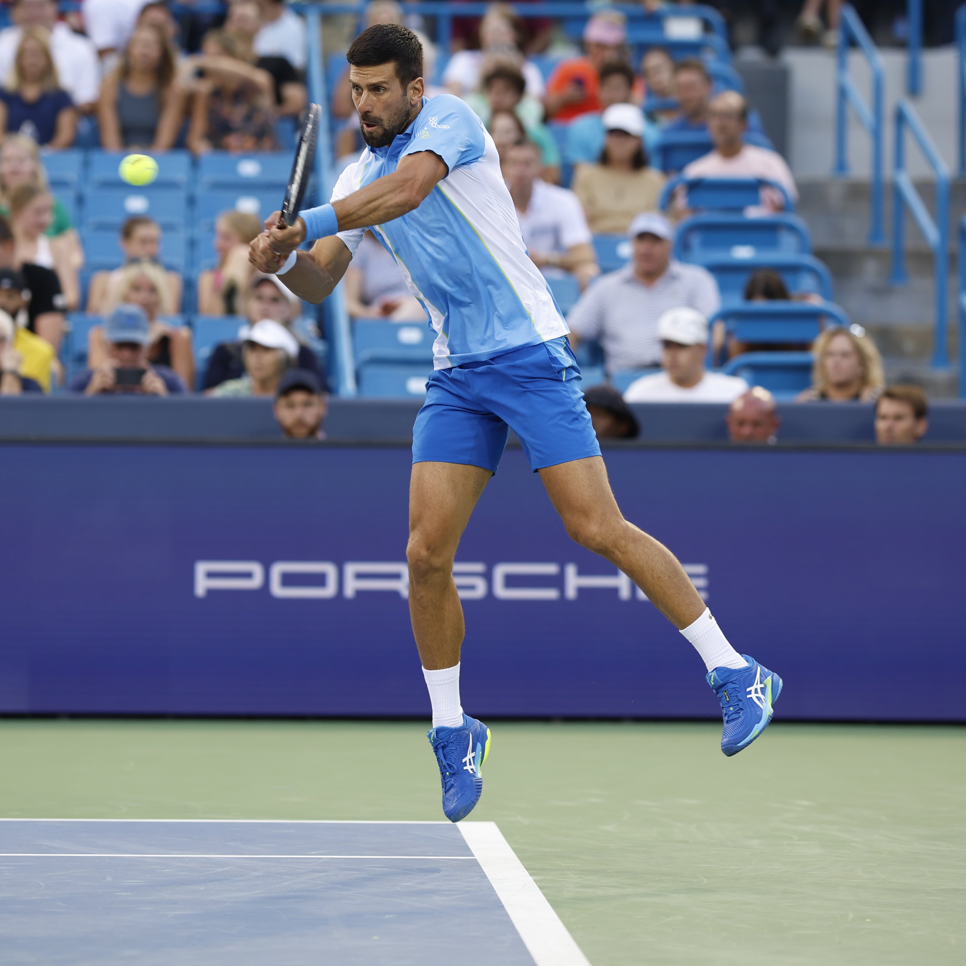 Cincinnati Masters Djokovic makes winning return in US as Davidovich Fokina retires mid-way
