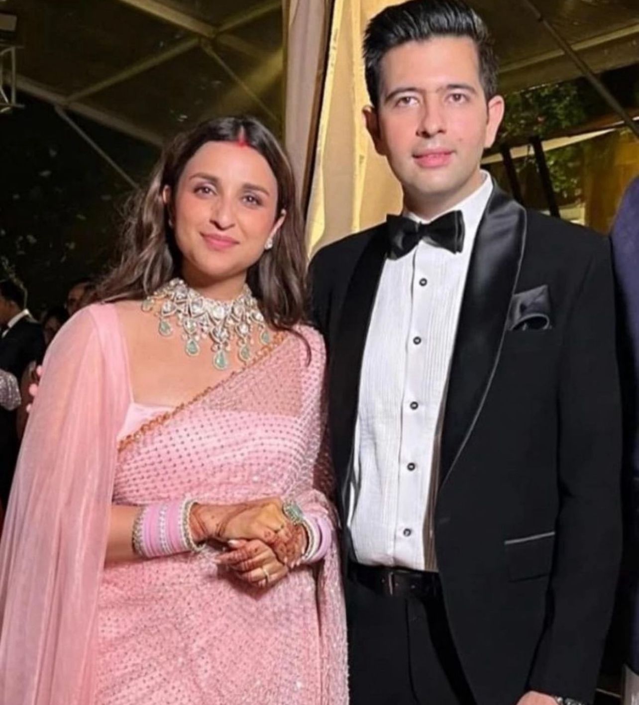 'Just Married': Raghav, Parineeti's first picture as husband-wife goes viral - Vimarsana News
