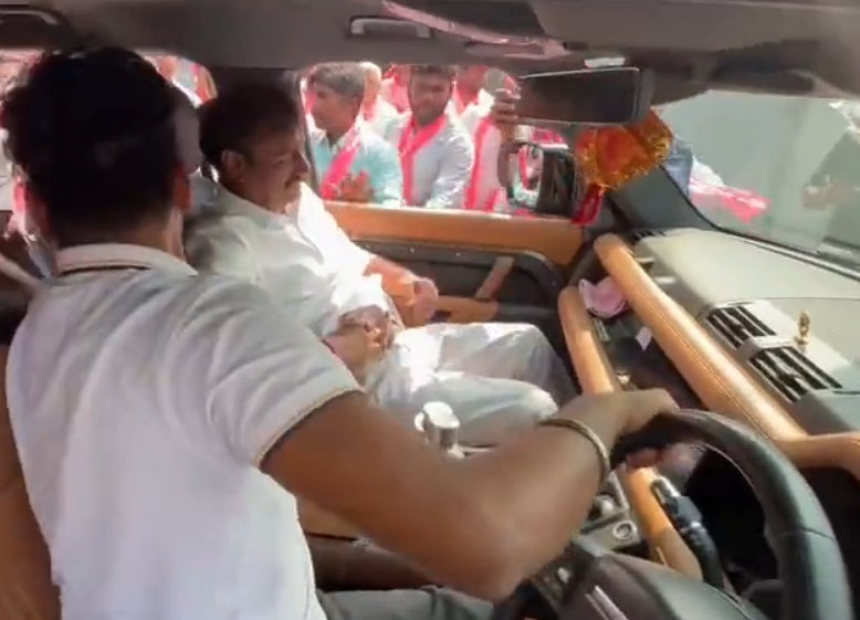 BRS MP injured in stabbing during election campaign - Vimarsana News
