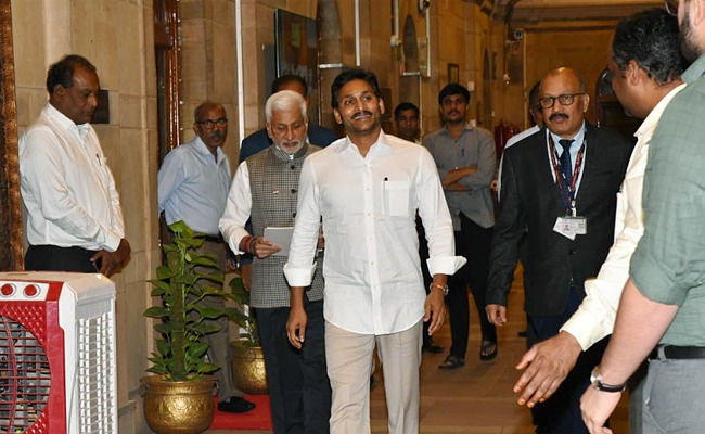 Measures Been Taken to Contain LWE : CM YS Jagan - Vimarsana News