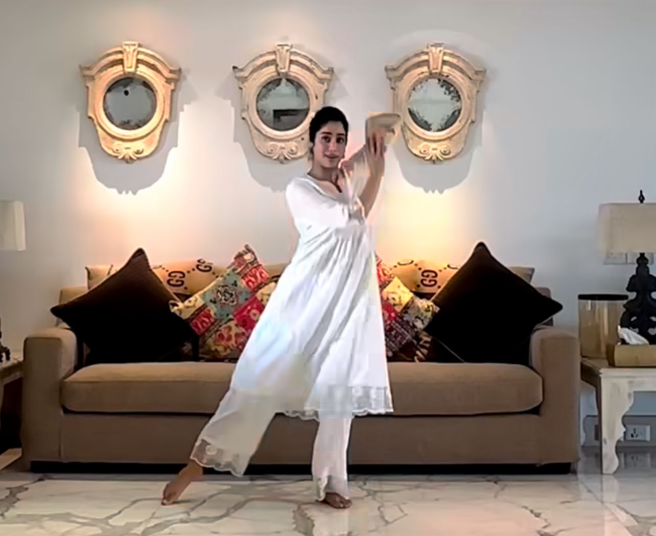 Janhvi Kapoor's dance on 'Jiya Jale' draws comparison to mom Sridevi - Vimarsana News