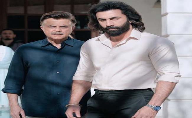 Animal Movie First Review Out - Vimarsana News