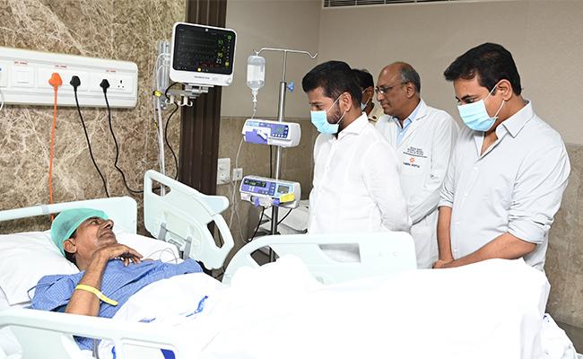 CM Revanth Reddy Meets KCR In Hospital, Wishesh Him Speedy Recovery - Vimarsana News