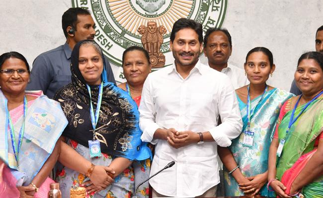 CM YS Jagan Releases Rs. 431 Cr for Jagananna Thodu - Vimarsana News