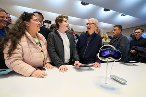 Some customers had tears in their eyes at Vision Pro launch: Tim Cook - Vimarsana News