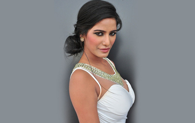 Video: Poonam Pandey is Alive. Says she faked 'death' to initiate talk on cervical cancer - Vimarsana News