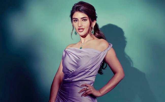 Tollywood sensation Sreeleela to romance Kollywood Superstar? - Vimarsana News