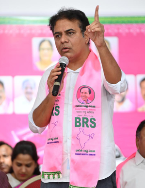 BRS targets Telangana govt for penalising weavers - Vimarsana News