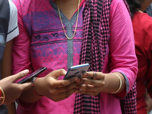 Telangana Police recovers 76 stolen mobile phones every day - Vimarsana News