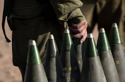 Israel attacks Gaza in response to fire balloons