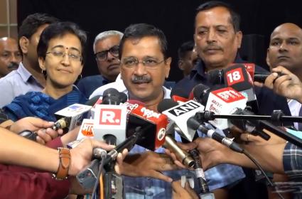 Will you resign if nothing found in probe, Kejriwal asks PM Modi over house renovation row 