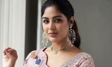 actress-samyuktha-bollywood-debut-Sakshi Post