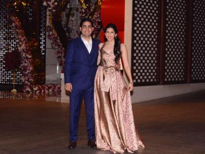 Akash Ambani and Shloka Mehta’s engagement party was a star-studded affair in Mumbai on Monday. Mukesh and Nita Ambani hosted a party for the couple at their residence Antilla, and the event was attended by some top Bollywood celebrities and crickt - Sakshi Post