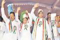Cong leaders thank Sonia for accepting demand for Telangana - Sakshi Post