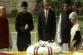 Obama lays wreath at Gandhi&#039;s memorial - Sakshi Post