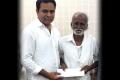 KTR turns Good Samaritan, helps Vedam Nagaiah - Sakshi Post