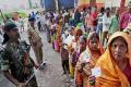 Voters defy Maoists, cast ballot in Bihar&#039;s second phase - Sakshi Post