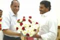 YS Jagan greets Governor ESL Narasimhan - Sakshi Post