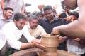 YS Jagan met potters and other artisans during his Praja Sankalpa Yatra in Kurnool district on Monday. - Sakshi Post