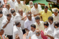 Congress and JD(S) MLAs flashing victory sign after Yeddyurappa resigns as CM - Sakshi Post