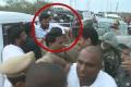 YSRCP MP YS Avinash Reddy being mobbed by police - Sakshi Post