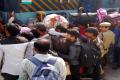 Mad Rush In Buses, Trains… - Sakshi Post