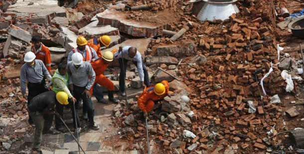 AP government, GHMC begin examining dilapidated buildings - Sakshi Post