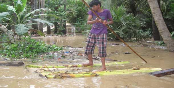 At least 12 Killed in Andhra Pradesh floods - Sakshi Post