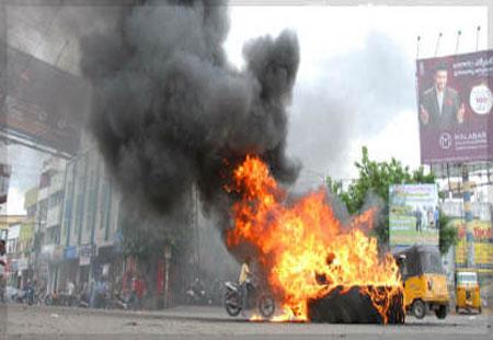 Seemandhra burns over Union Cabinet&#039;s decision - Sakshi Post