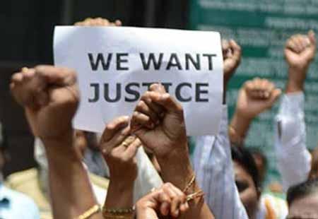 Protests continue in Seemandhra aganist bifurcation - Sakshi Post