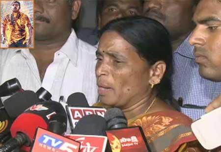 Mother of &#039;T&#039; cause martyr  not given desired seat - Sakshi Post