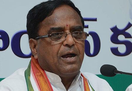 KCR holding press meets just to abuse me : Ponnala - Sakshi Post