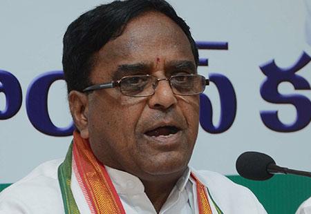 KCR holding press meets just to abuse me : Ponnala KCR holding press meets just to abuse me : Ponnala - Sakshi Post