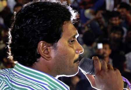 Khairtabad cheers as YS Jagan speaks in Hindi for the first time - Sakshi Post