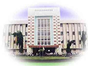 AP students prefer Telangana medical colleges - Sakshi Post