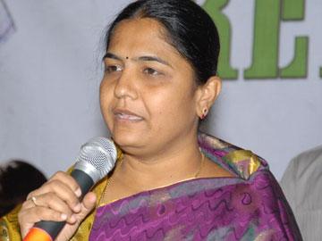 Medak Bypoll: Sunitha Lakshma Reddy to be Cong candidate Medak Bypoll: Sunitha Lakshma Reddy to be Cong candidate - Sakshi Post