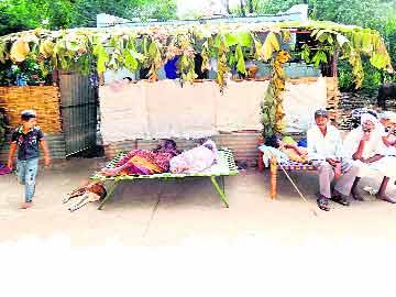 Six killed as truck falls into gorge in Kurnool Six killed as truck falls into gorge in Kurnool - Sakshi Post