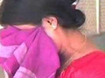 7 arrested for involvement in prostitution racket in Hyderabad - Sakshi Post