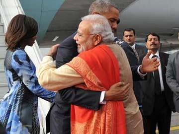 Modi hugs US President, personally welcomes Obama couple!! - Sakshi Post